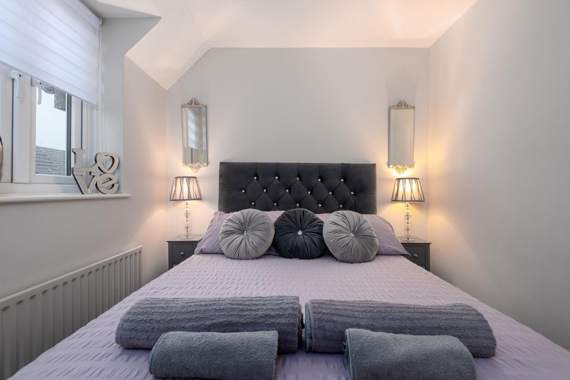 Worcester Fabulous Cherry Tree Mews Self Check In Dogs Welcome By Prior Arrangement , 2 Double Bedrooms ,Super Fast Wi-Fi, With Free Off Road Parking For 2 Vehicles Near Royal Hospital And Woodland Walks Екстериор снимка